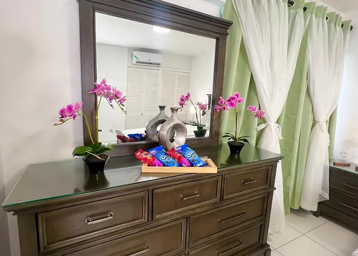 Bed & Breakfast Serenity By The Sea